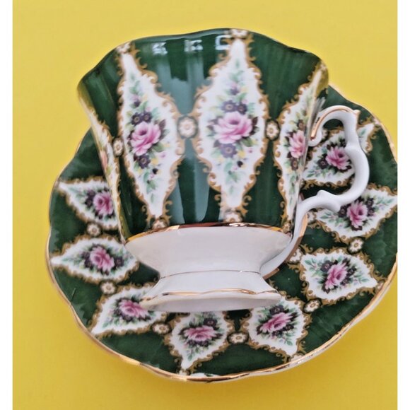 Royal Albert Bone China Cup & Saucer Royal Series "Buckingham" 1970's - Picture 12 of 13